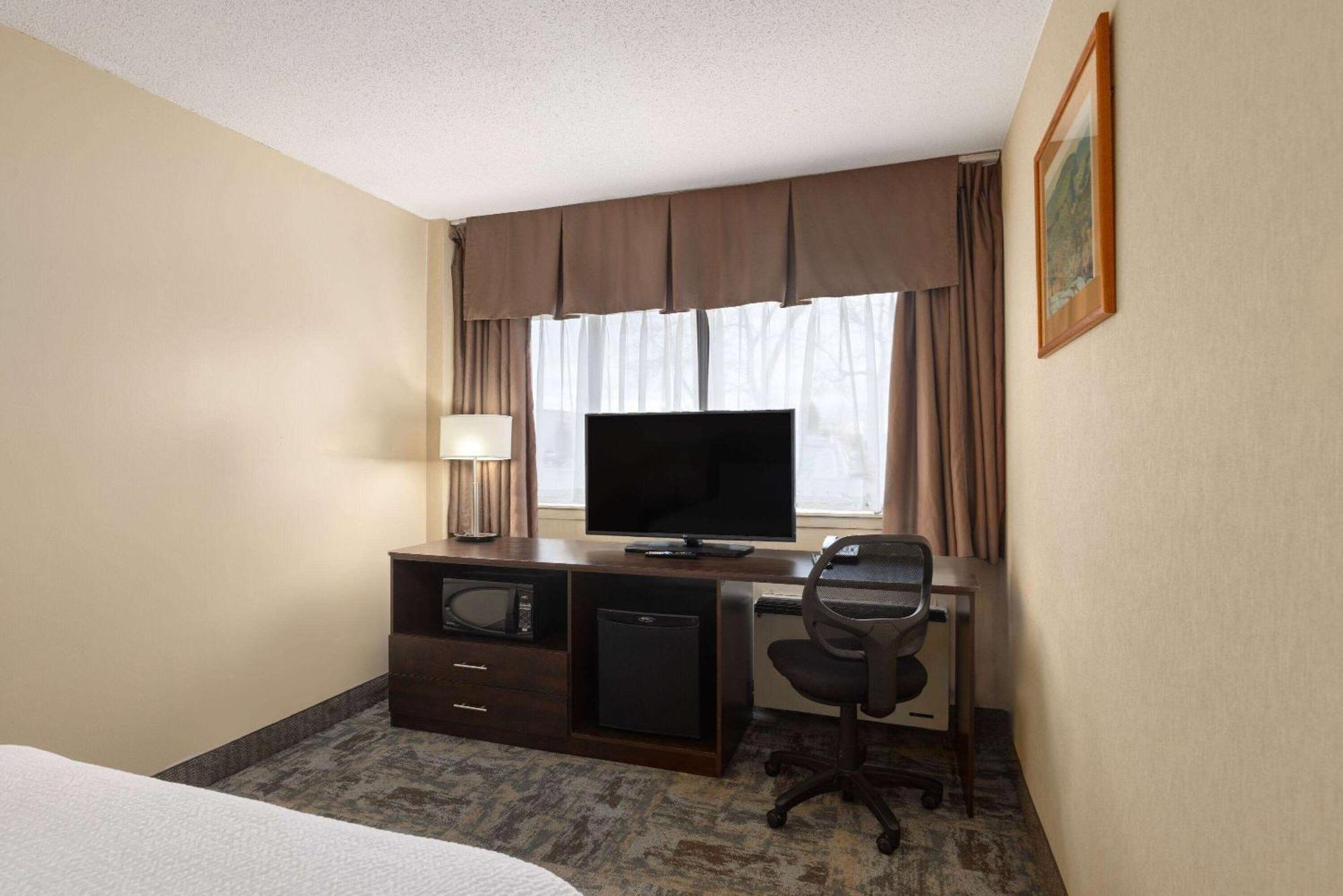 Travelodge By Wyndham Thunder Bay On Bagian luar foto